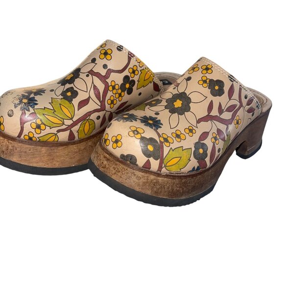 Candies Vintage Womens Clogs Size 7 Boho Funky Fun Floral Wooden Casual - Picture 10 of 10